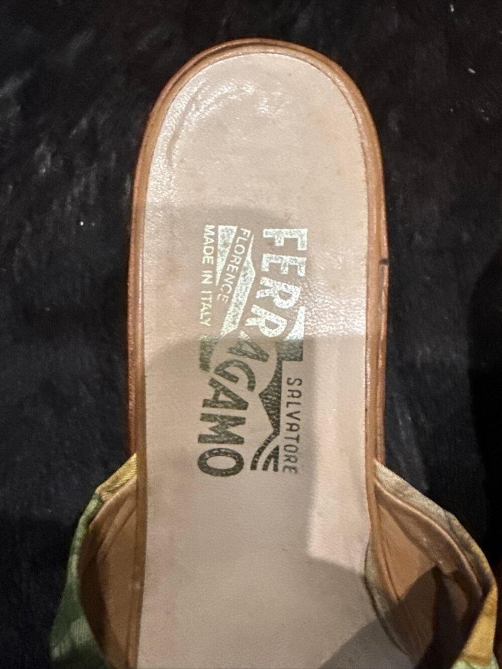 Vintage Salvatore Ferragamo Green Yellow Kitten Heels 6B - Picture 4 of 6